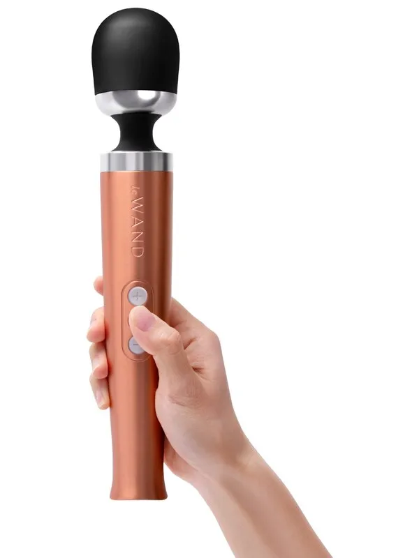 Vibrators Le Wand Diecast Rechargeable Massager Rose Gold Le Wand Vibrators Le Wand Diecast Rechargeable Massager Rose Gold Le Wand